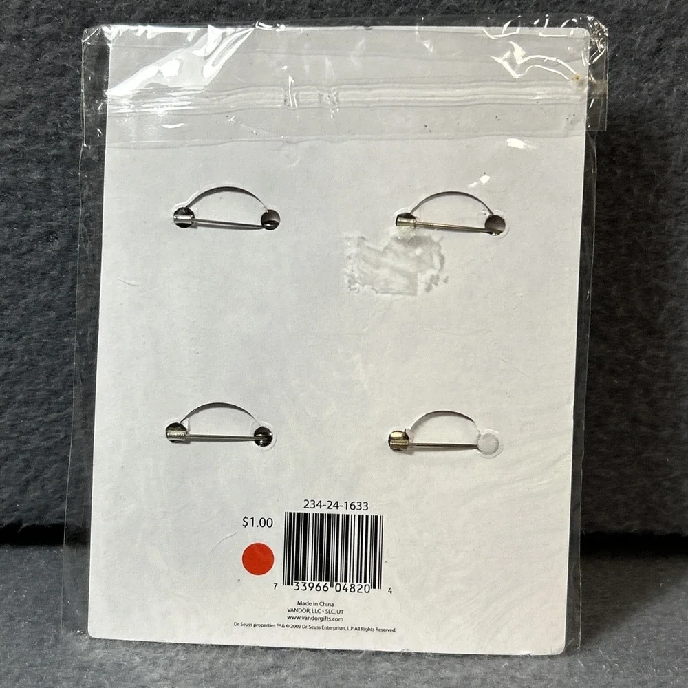 Dr. Seuss 4-Button Set – One‎ Fish Two Fish Red Fish Blue Fish 2009 – NOS